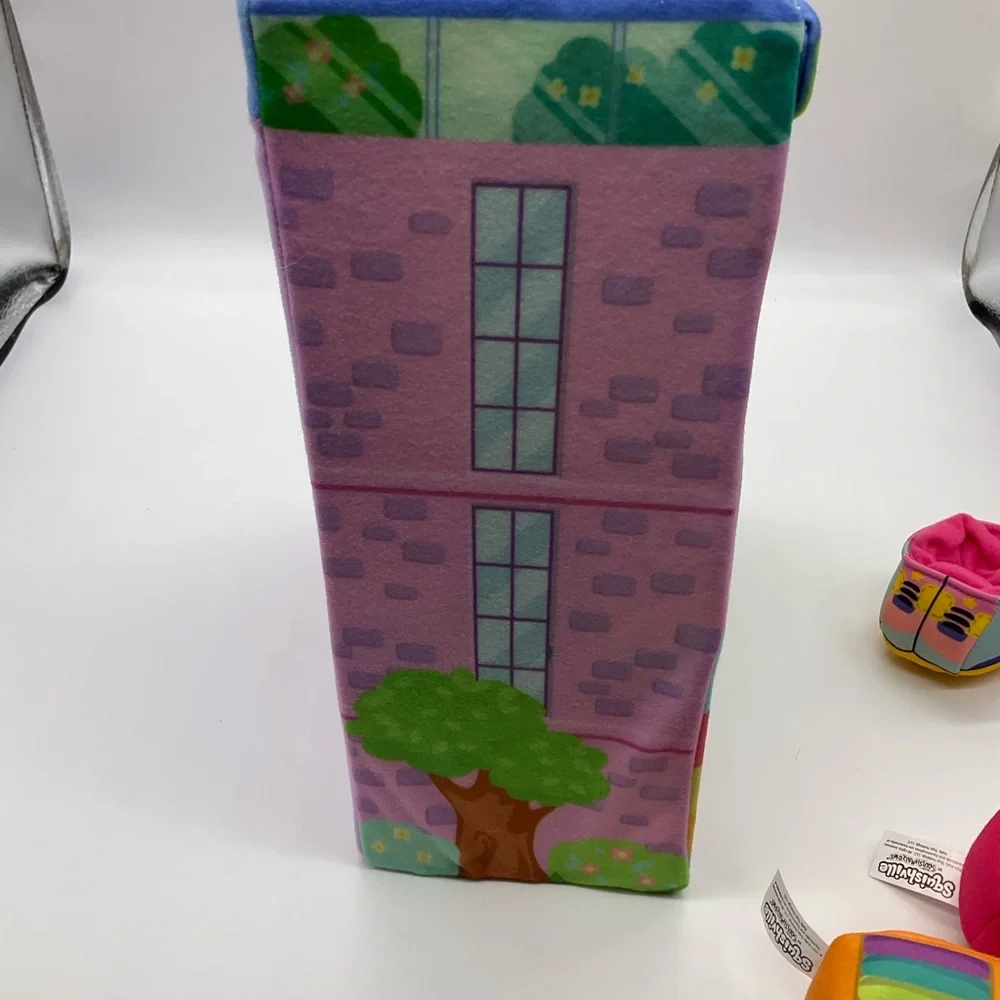 SQUISHMALLOWS SQUISHVILLE‎ MALL